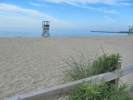 Guide to Harwich Beaches in Cape Cod, MA - WeNeedaVacation.com