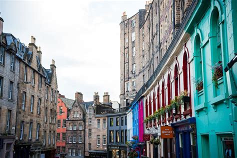 BlueHost.com | Old pub, Edinburgh, Scotland travel