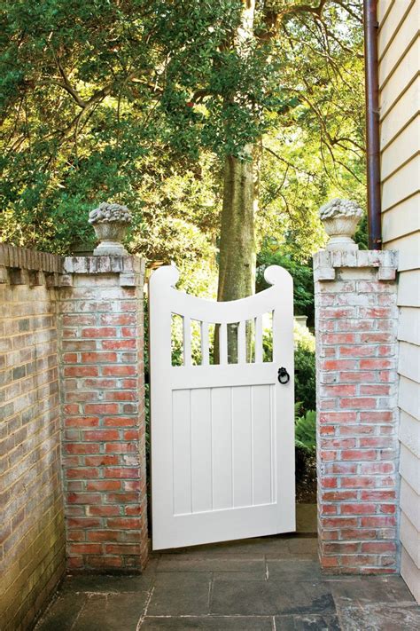 20 Ideas For Choosing The Perfect Garden Gate | Wooden garden gate, Backyard gates, Garden gates ...