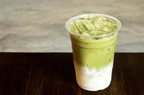 Iced matcha latte 1229390 Stock Photo at Vecteezy