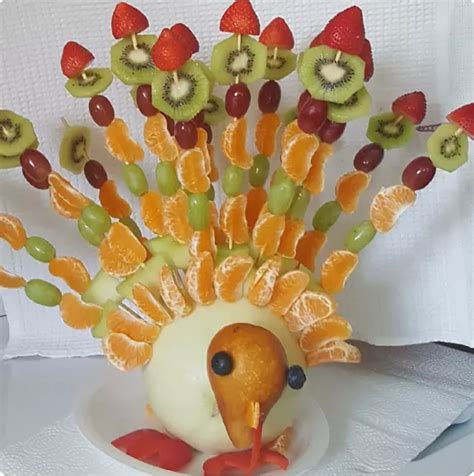 16 Turkey Fruit Tray Ideas For Thanksgiving | Munchkins Planet