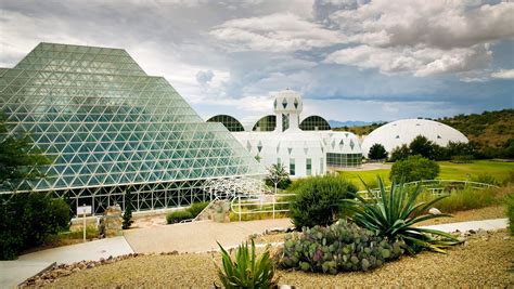 Biosphere 2 blends visitors with science