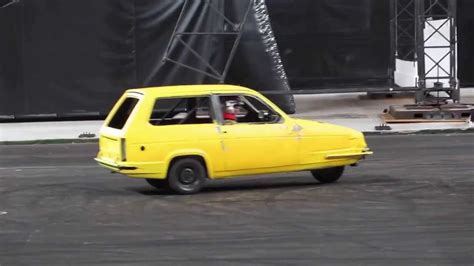 Top Gear Live: Reliant Robin Racing - YouTube