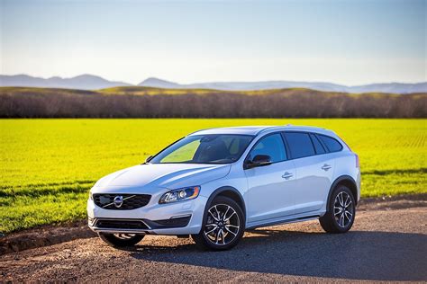 VOLVO V60 Cross Country Specs & Photos - 2015, 2016, 2017, 2018 ...