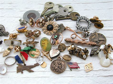 Judith B Designs: Pile of trinkets and a winner