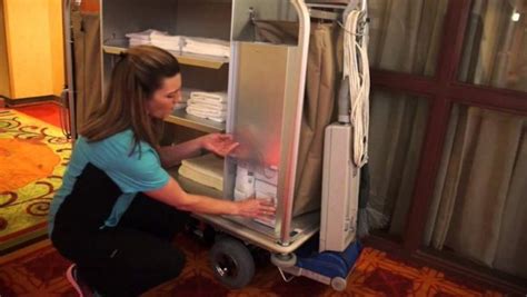 Housekeeping Trolley: Basic Equipment for the Hotel Industry | Techno FAQ