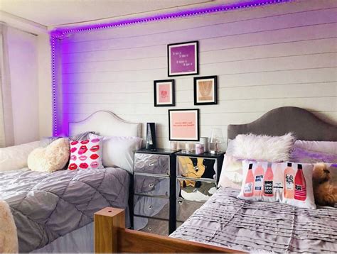 Our favorite wallpaper trends for college dorm rooms | Trending decor ...