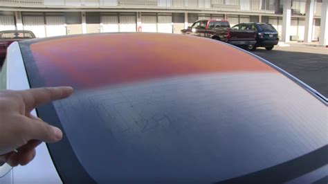 Here's Why The Glass Roof On The Tesla Model 3 Sometimes Looks Orange | Gizmodo Australia