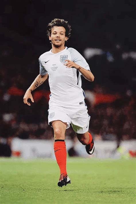 Pin by Karina on Lou Tomlinson ♡ | Louis tomlinson, Louis, Running