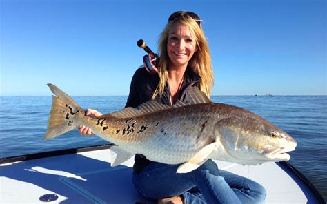 BULL REDFISH ON THE FLY IN LOUISIANA | Toflyfish