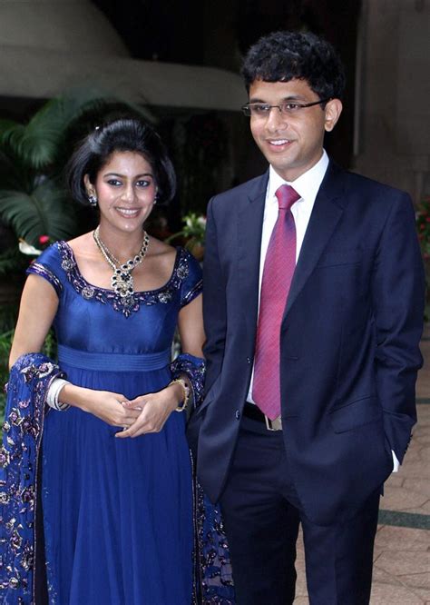 SPOORTHI: 'Infosys' Narayana Murthy's Son Wedding Reception Pics