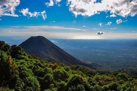 The Best National Parks and Natural Wonders in El Salvador