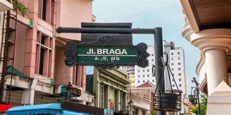 Jelajahi Sisi Instagramable Jalan Braga Bandung