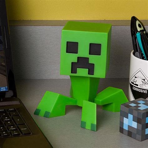 Minecraft Creeper Vinyl Figure | Gadgetsin
