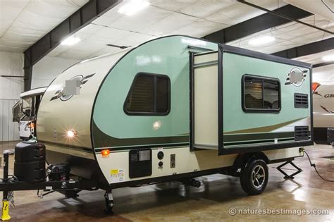 Model RP-179 R-Pod | Ultra lite travel trailers, Small travel trailers, Lightweight travel trailers