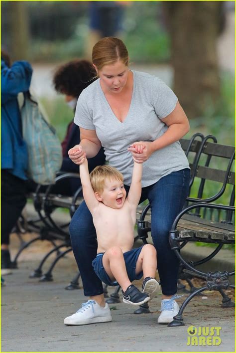 Photo: amy schumer on set with son gene 02 | Photo 4549977 | Just Jared ...