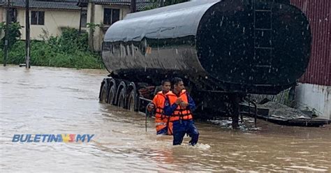 Banjir: 4 PPS dibuka di Johor | BULETIN TV3 Malaysia