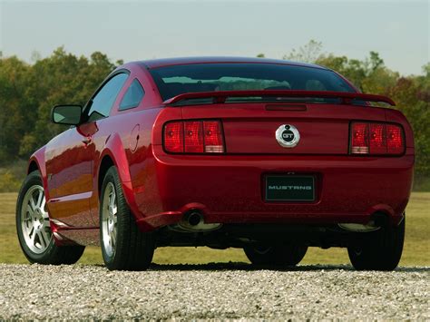 2005 Ford Mustang GT - HD Pictures @ carsinvasion.com