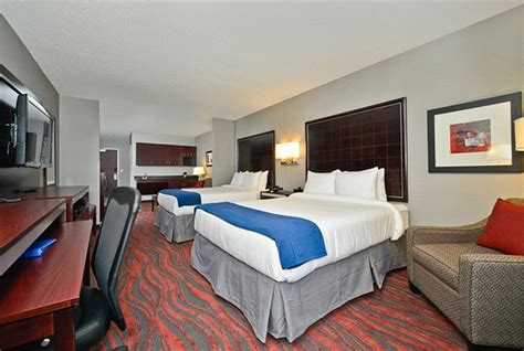 HOLIDAY INN EXPRESS & SUITES UTICA $130 ($̶1̶6̶7̶) - Updated 2023 ...