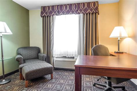 Comfort Inn Weirton, West Virginia, US - Reservations.com