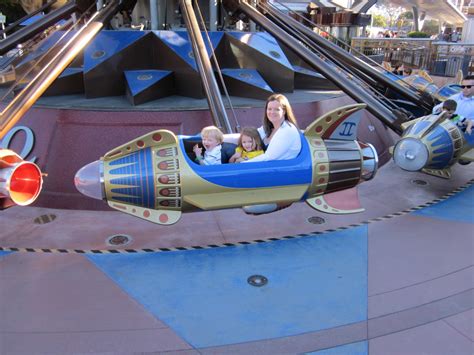 Enjoying Life With 4 Kids: Disneyland- Day 3, Rides