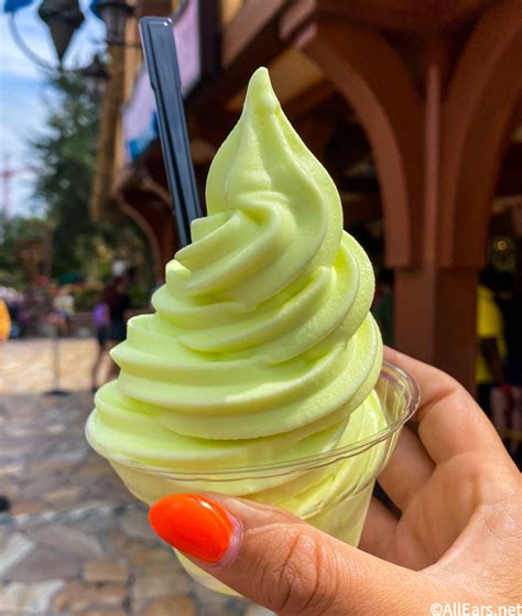 Ranking Magic Kingdom's Eight Flavors of Dole Whip from PASS to MUST ...