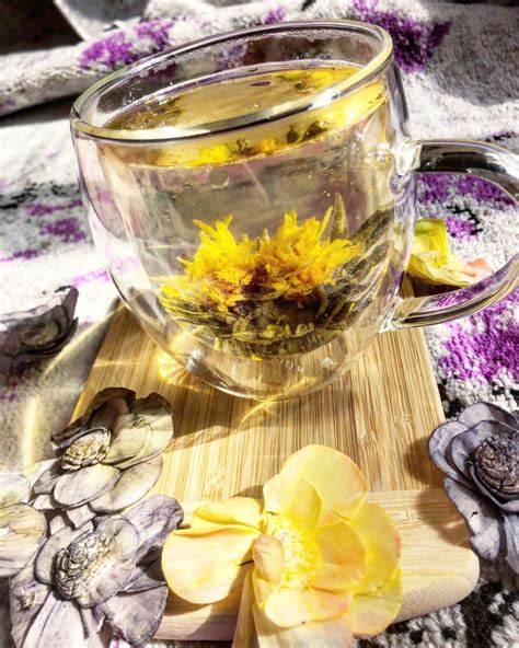 Flowering Teas Are The New ‘It’ Drink – Manhattan with a Twist