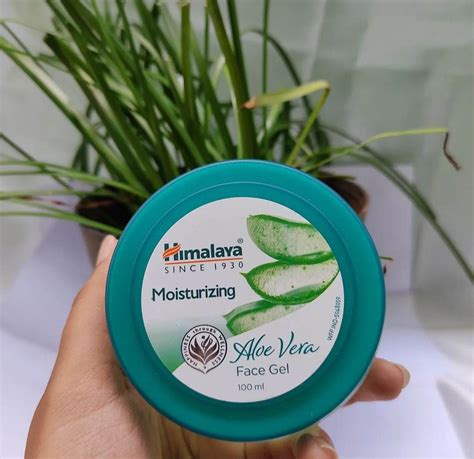 Himalaya Moisturizing Aloe Vera Face Gel | Review - Zig Zac Mania