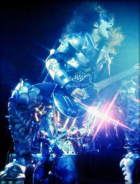 Gene ~Toledo Ohio…July 31, 1976 (Destroyer tour) - KISS Photo (39543187 ...