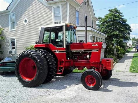 IH 1086 | International tractors, International harvester tractors, Tractors