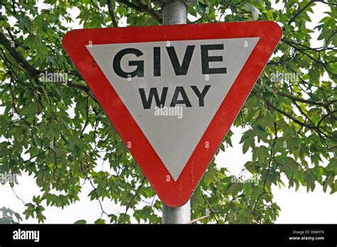 Give Way Sign Uk Stock Photos & Give Way Sign Uk Stock Images - Alamy