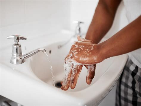 More than one in 10 adults not cleaning their hands after using the toilet despite coronavirus ...