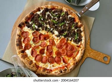 Half Half Pepperoni Pizza Bulgogi Pizza Stock Photo 2004164207 | Shutterstock