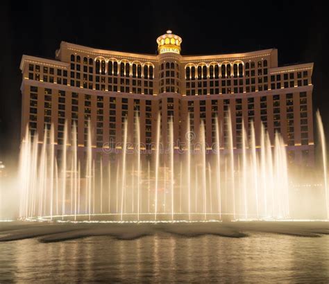 Bellagio Resort Water Fountain Show At Night Stock Image - Image: 37987841