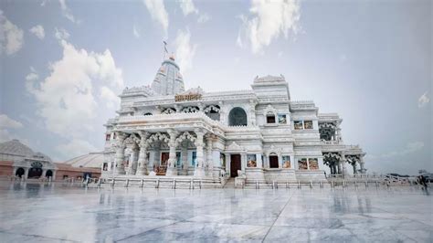 Krishna Balrama Iskcon Mandir Vrindavan history - Temple Yatri