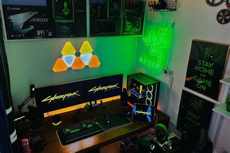 Green Pastel Gaming Setup - Xenia Wallpaper