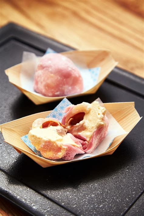 Customisable Daifuku Stuffed With Strawberry, Yuzu & Lychee At This Cute New Stall