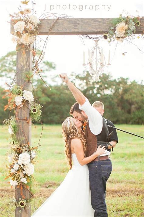 34 Fall Country Wedding Ideas That Are In Trend – Trendy Wedding Ideas Blog