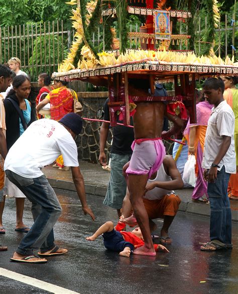 Thaipoosam Cavadee in Mauritius (Mahebourg) | Valerian Gaudeau | Flickr