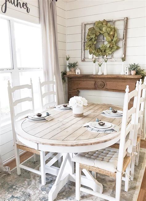 25 Best Farmhouse Dining Tables