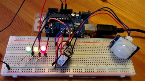 Arduino alarm using a PIR sensor - YouTube