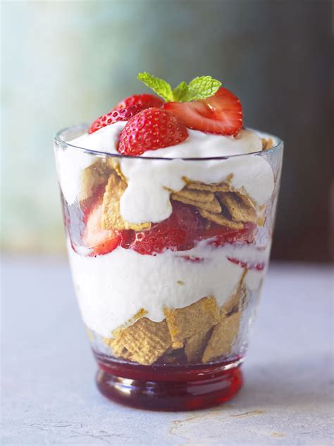 Strawberry Breakfast Parfait Recipe - California Strawberries