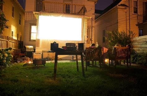 7 Best Outdoor Projector Reviews 2019 | Perfect for Backyard Movie ...