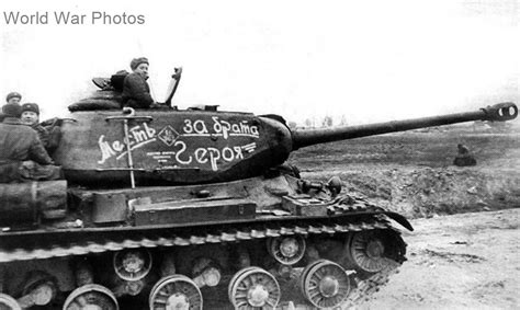 IS-2 of the 1st Guards Tank Army February 1945 | World War Photos