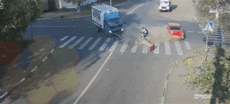 Accident GIF - Find & Share on GIPHY