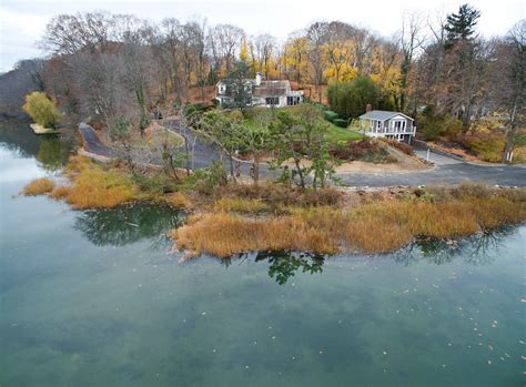 Stony Brook Harbor Map - Suffolk County, New York - Mapcarta