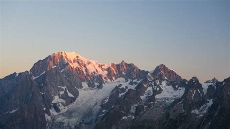 The Italian Side of Mont Blanc Glacier At Risk of Collapsing Soon