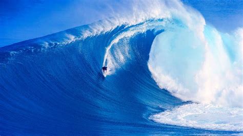 The Different Types of Surfing Waves You Should Know About - BookSurfCamps.com