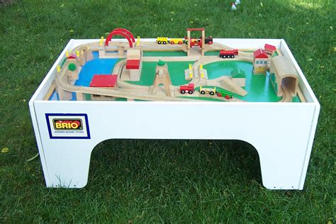 Money in the Garage: All aboard for Brio train tables!