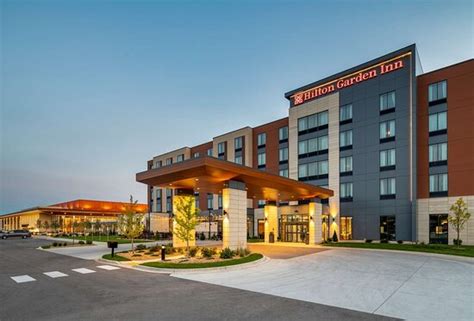 HILTON GARDEN INN MILWAUKEE BROOKFIELD CONFERENCE CENTER $101 ($̶1̶2̶8̶ ...